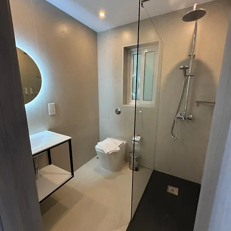 アパート The Collective Is-Swieqi