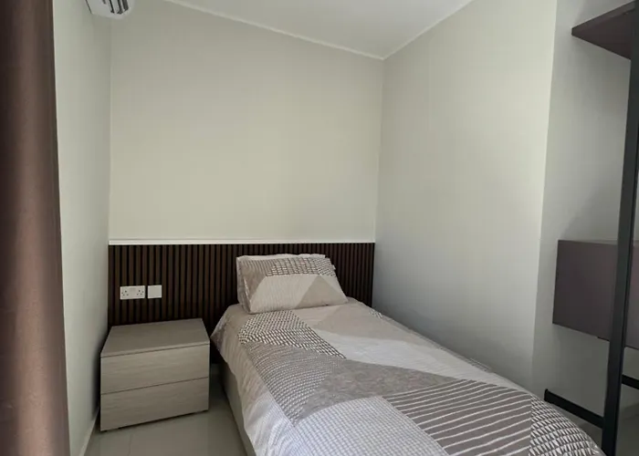 아파트 The Collective